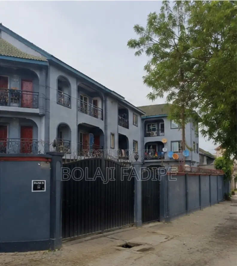 20bdrm Block of Flats in Egbeda / Egbeda for sale in Egbeda / Egbeda