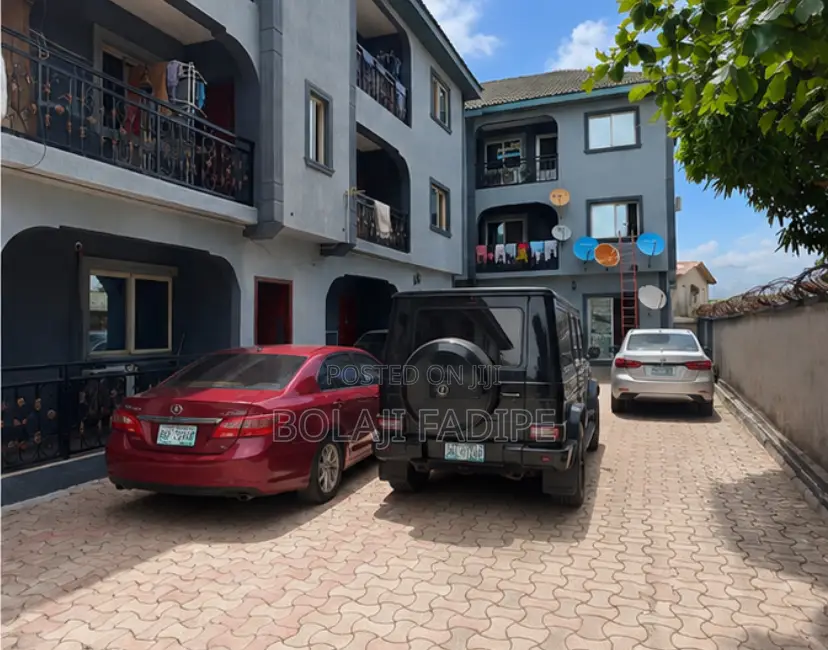 20bdrm Block of Flats in Egbeda / Egbeda for sale in Egbeda / Egbeda