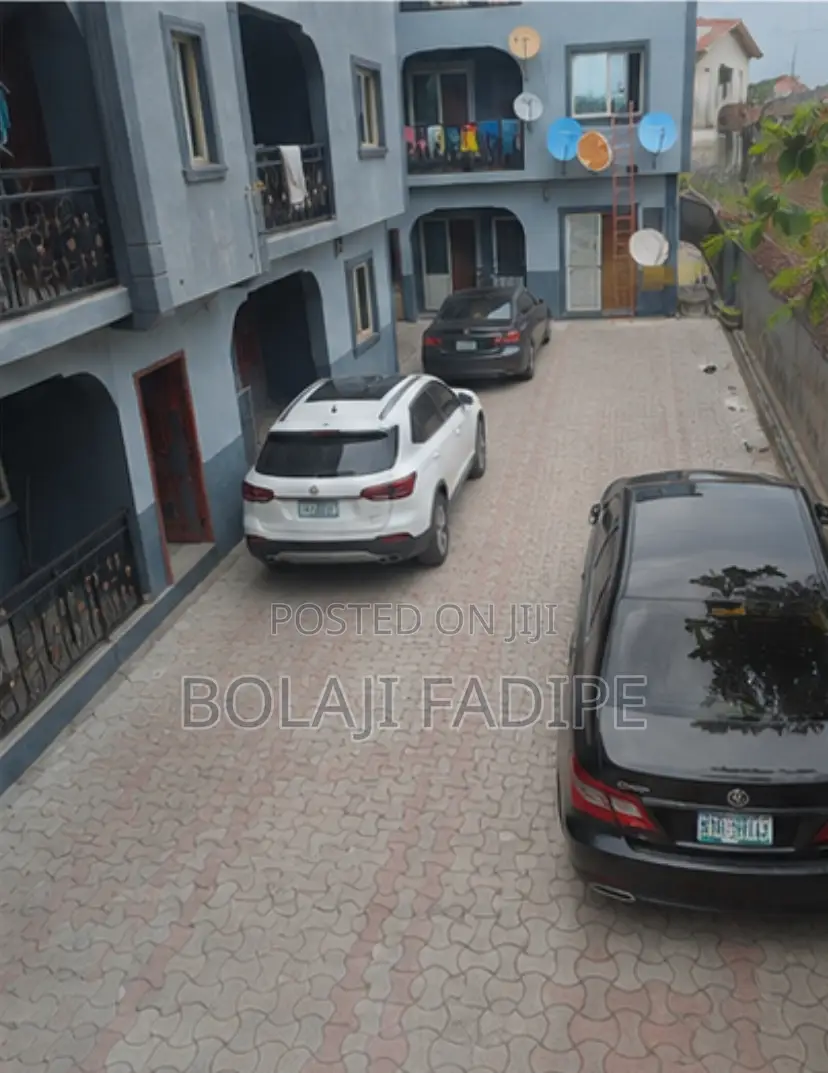 20bdrm Block of Flats in Egbeda / Egbeda for sale in Egbeda / Egbeda