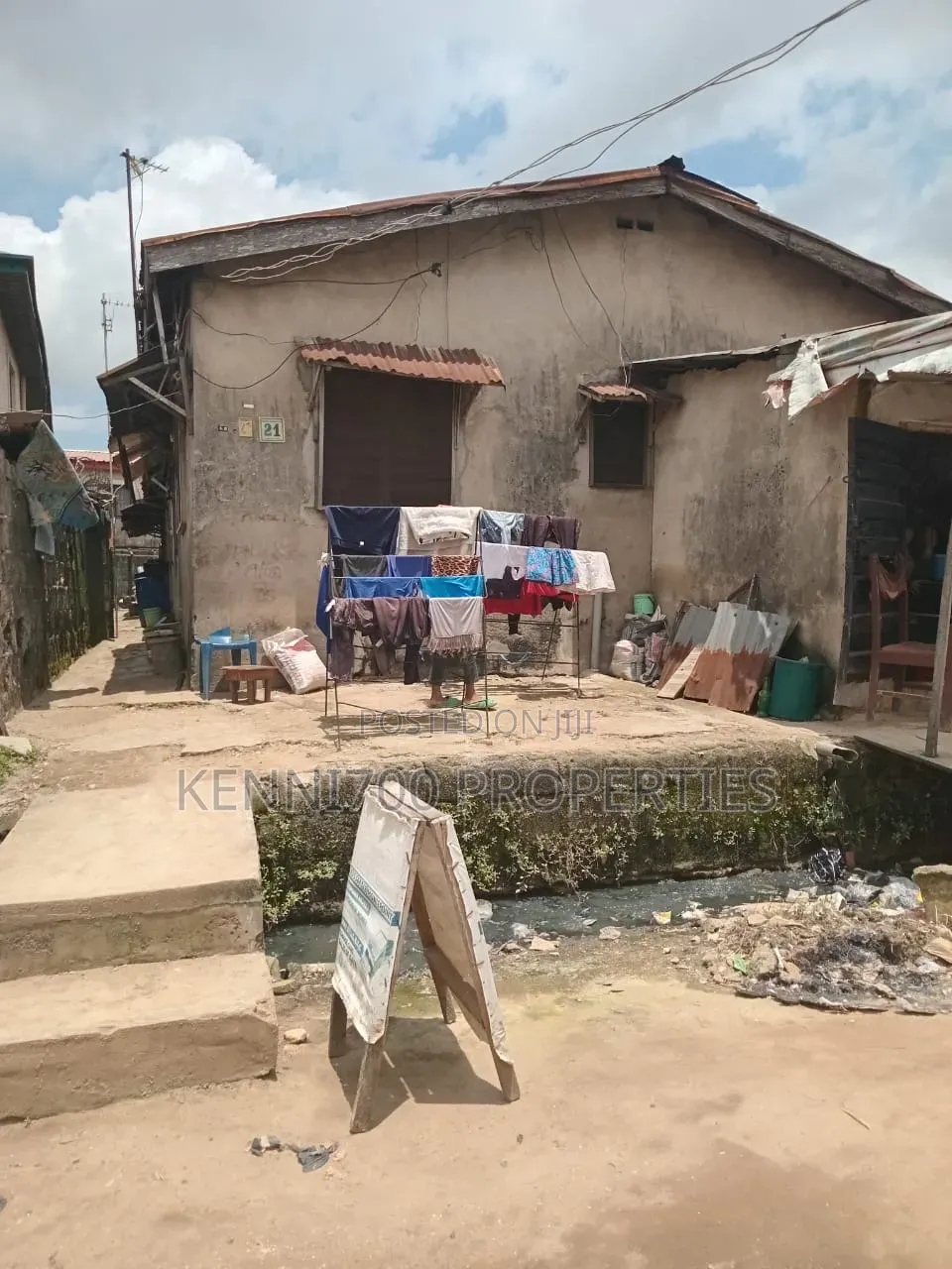 Demolish-Able Bungalow in Iyana Oworo in Lagos Island (Eko)