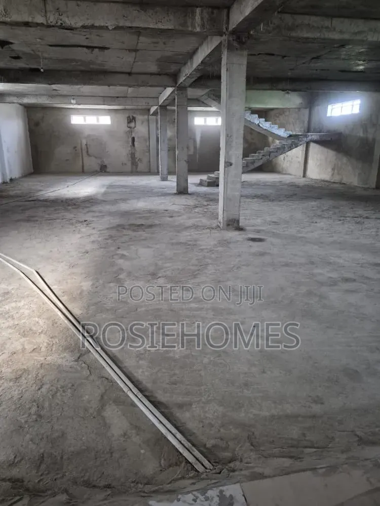 Warehouse for Rent in Ogunfayo in Lakowe