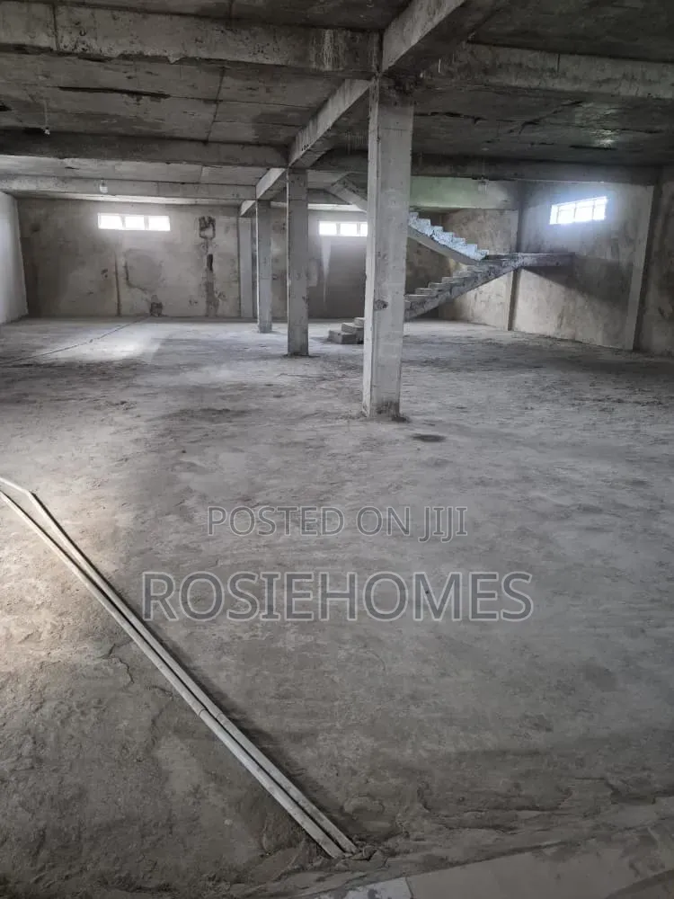 Warehouse for Rent in Ogunfayo in Lakowe