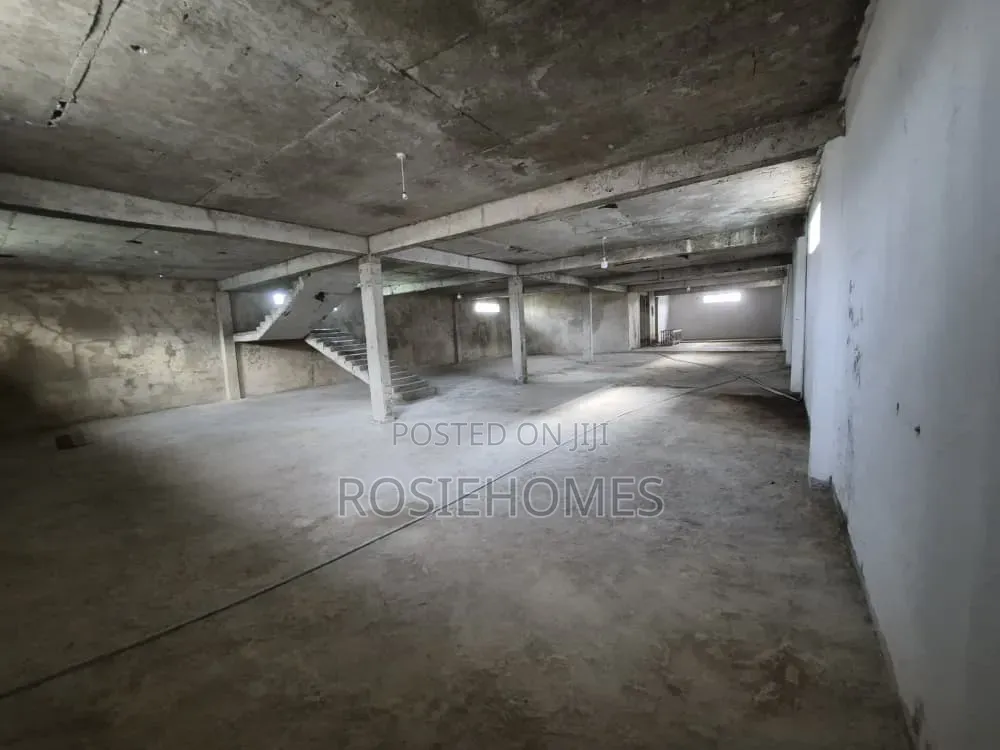 Warehouse for Rent in Ogunfayo in Lakowe