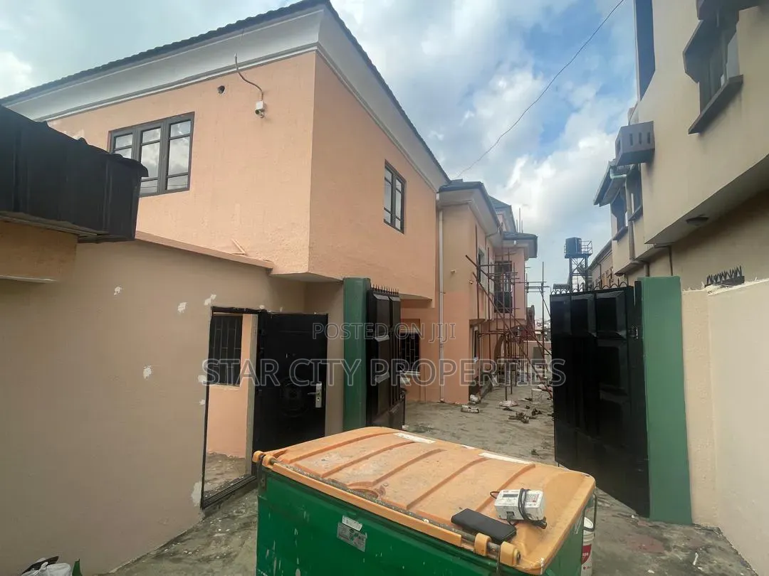 9 Bedroom Commercial Space in GRA Phase 2 Shangisha