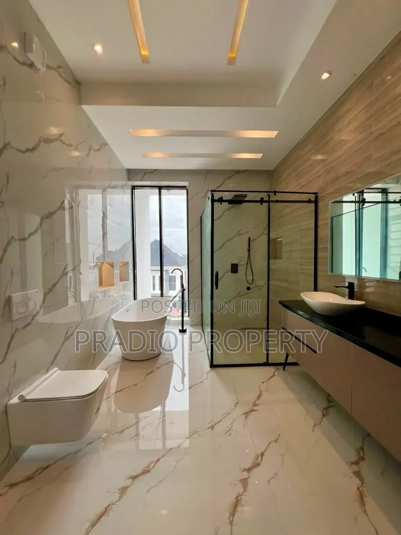 5bdrm Duplex in Royal Garden Estate, Ajiwe for sale in Ajiwe