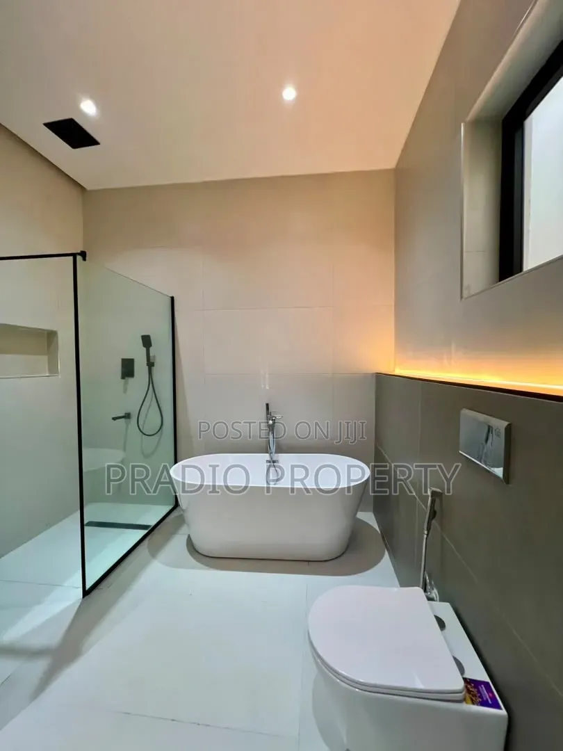 5bdrm Duplex in Royal Garden Estate, Ajiwe for sale in Ajiwe
