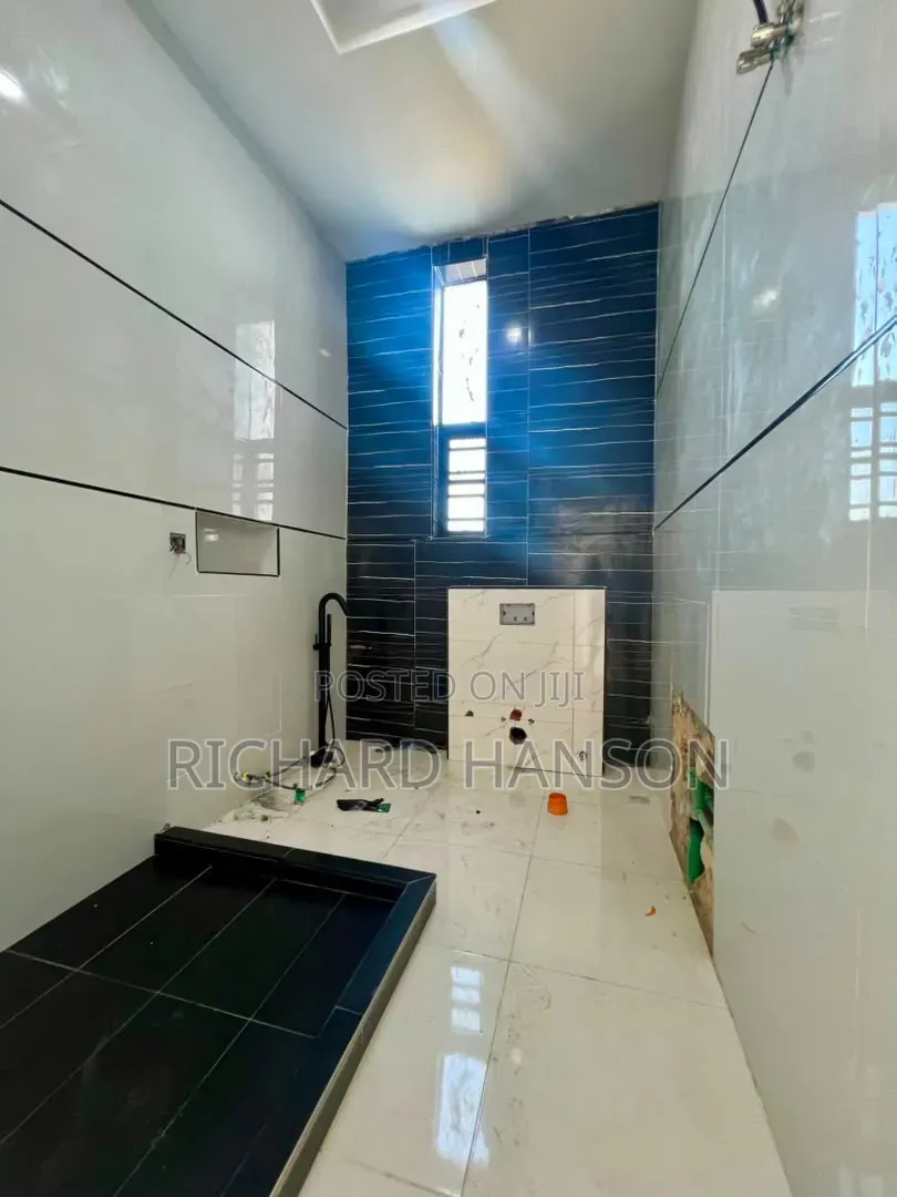4bdrm Duplex in Secured, Ado / Ajah for sale in Ado / Ajah