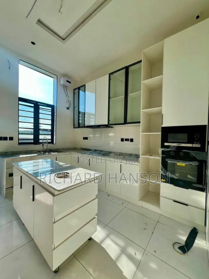 4bdrm Duplex in Secured, Ado / Ajah for sale in Ado / Ajah