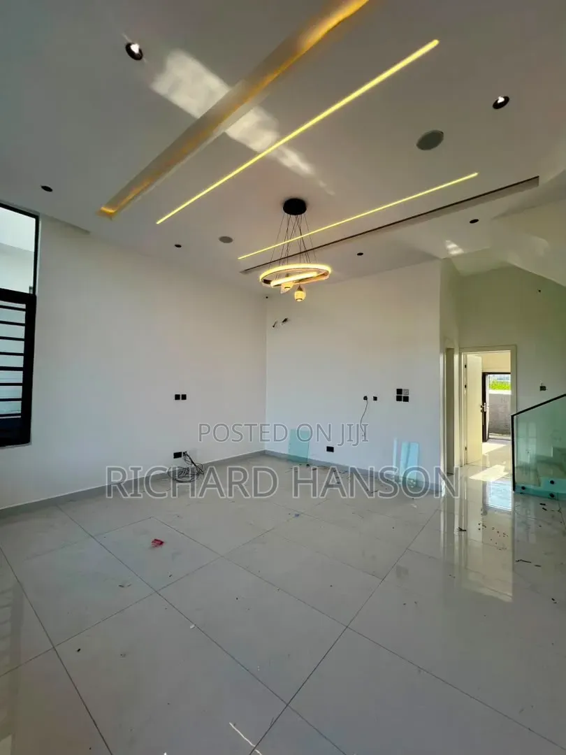 4bdrm Duplex in Secured, Ado / Ajah for sale in Ado / Ajah