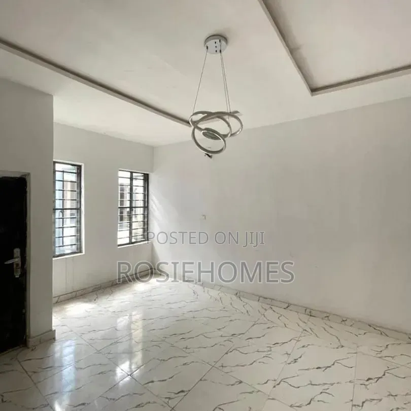 4bdrm Duplex in Ikota for sale in Ikota