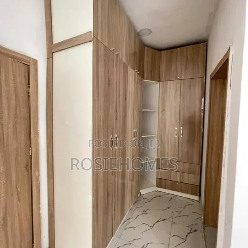 4bdrm Duplex in Ikota for sale in Ikota