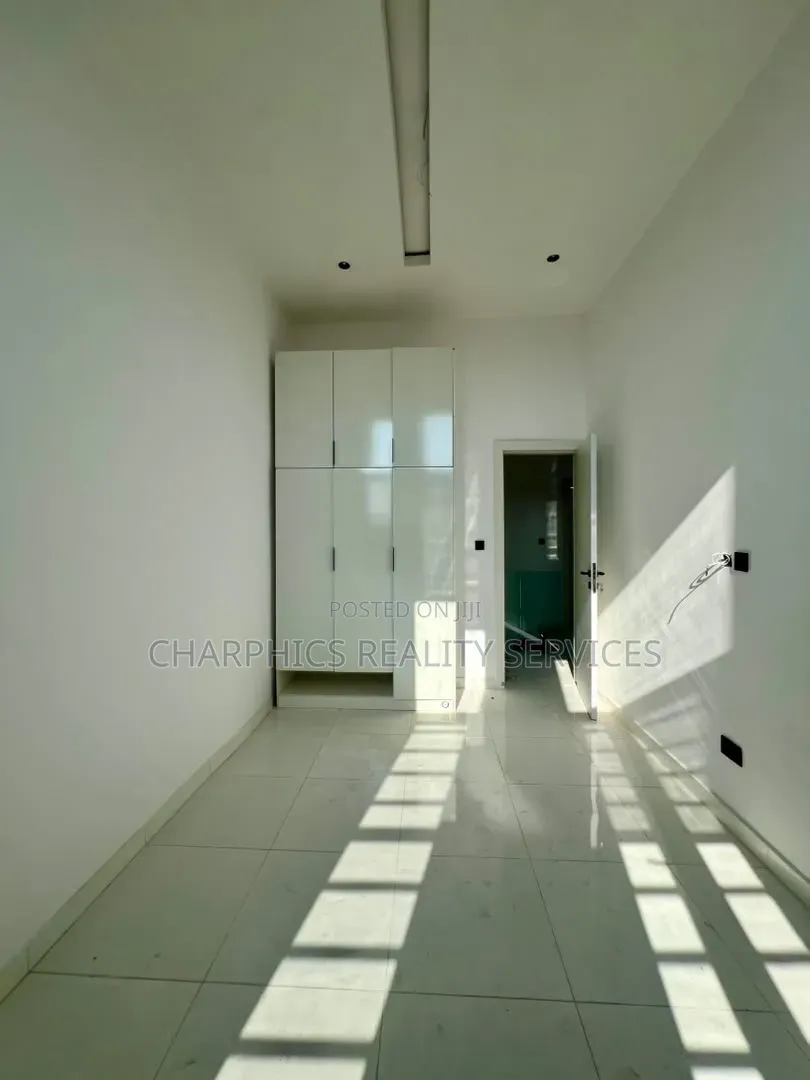 4bdrm Duplex in Off Lekki-Epe Expressway for sale in Off Lekki-Epe Expressway