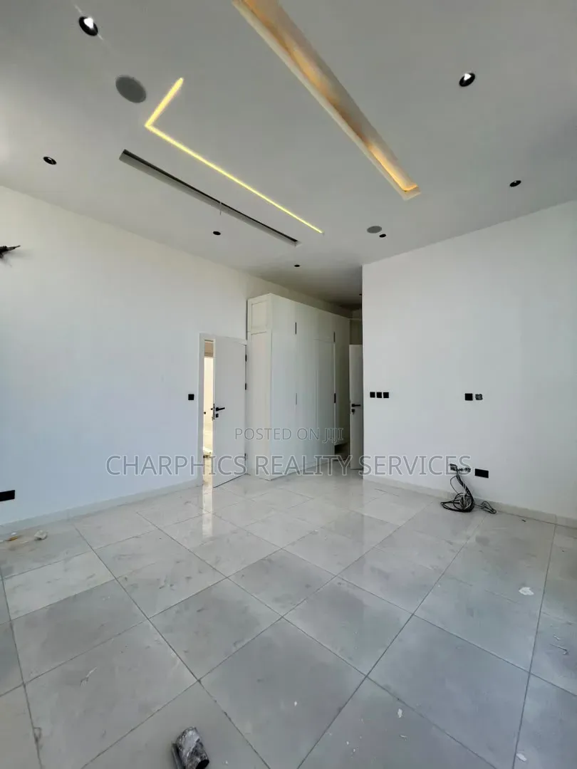 4bdrm Duplex in Off Lekki-Epe Expressway for sale in Off Lekki-Epe Expressway