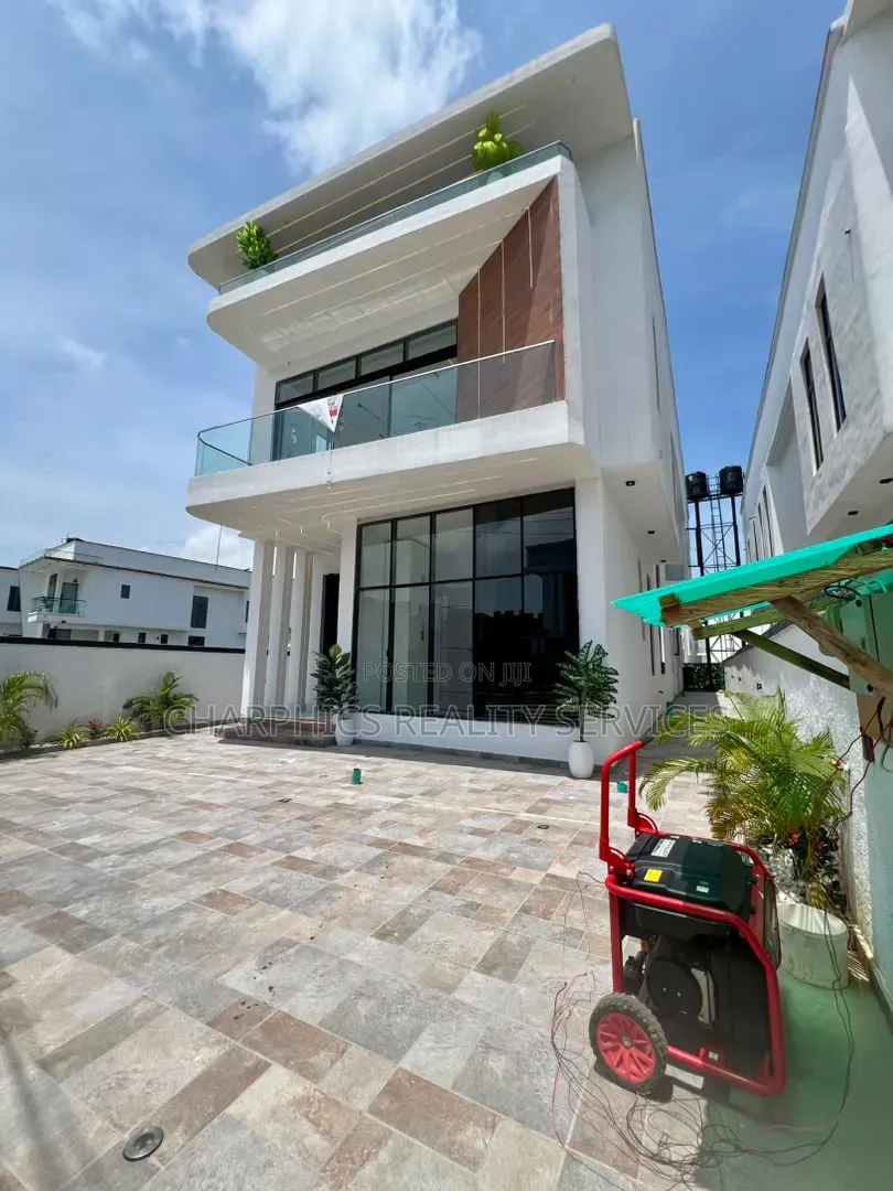 5bdrm Duplex in Off Lekki-Epe Expressway for sale in Off Lekki-Epe Expressway