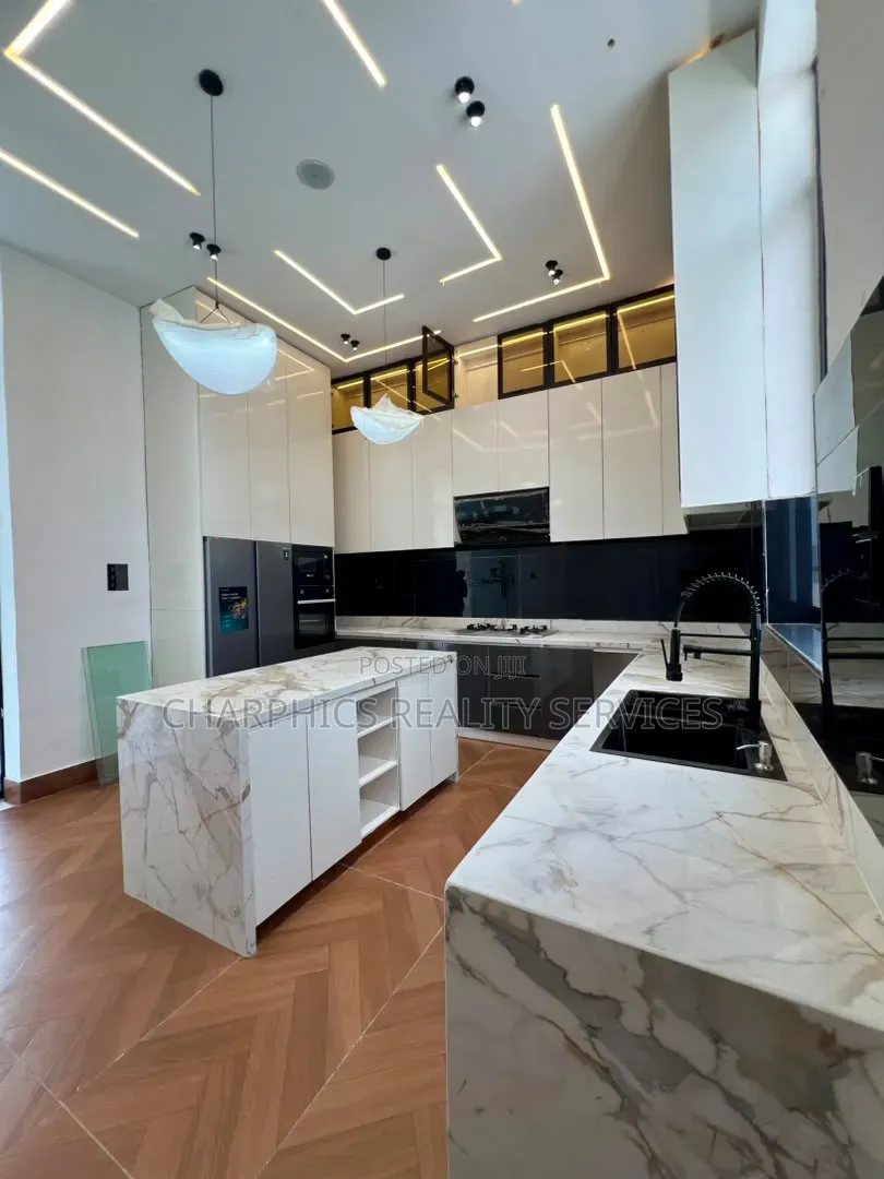 5bdrm Duplex in Off Lekki-Epe Expressway for sale in Off Lekki-Epe Expressway