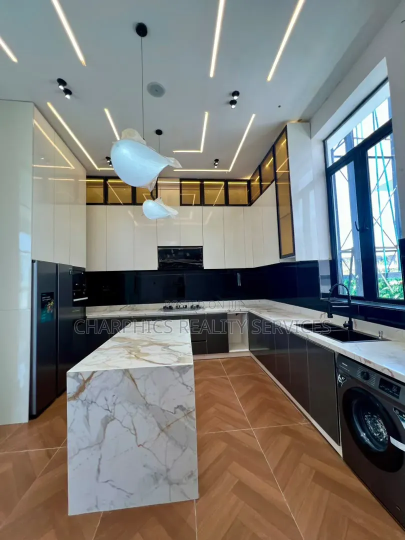 5bdrm Duplex in Off Lekki-Epe Expressway for sale in Off Lekki-Epe Expressway