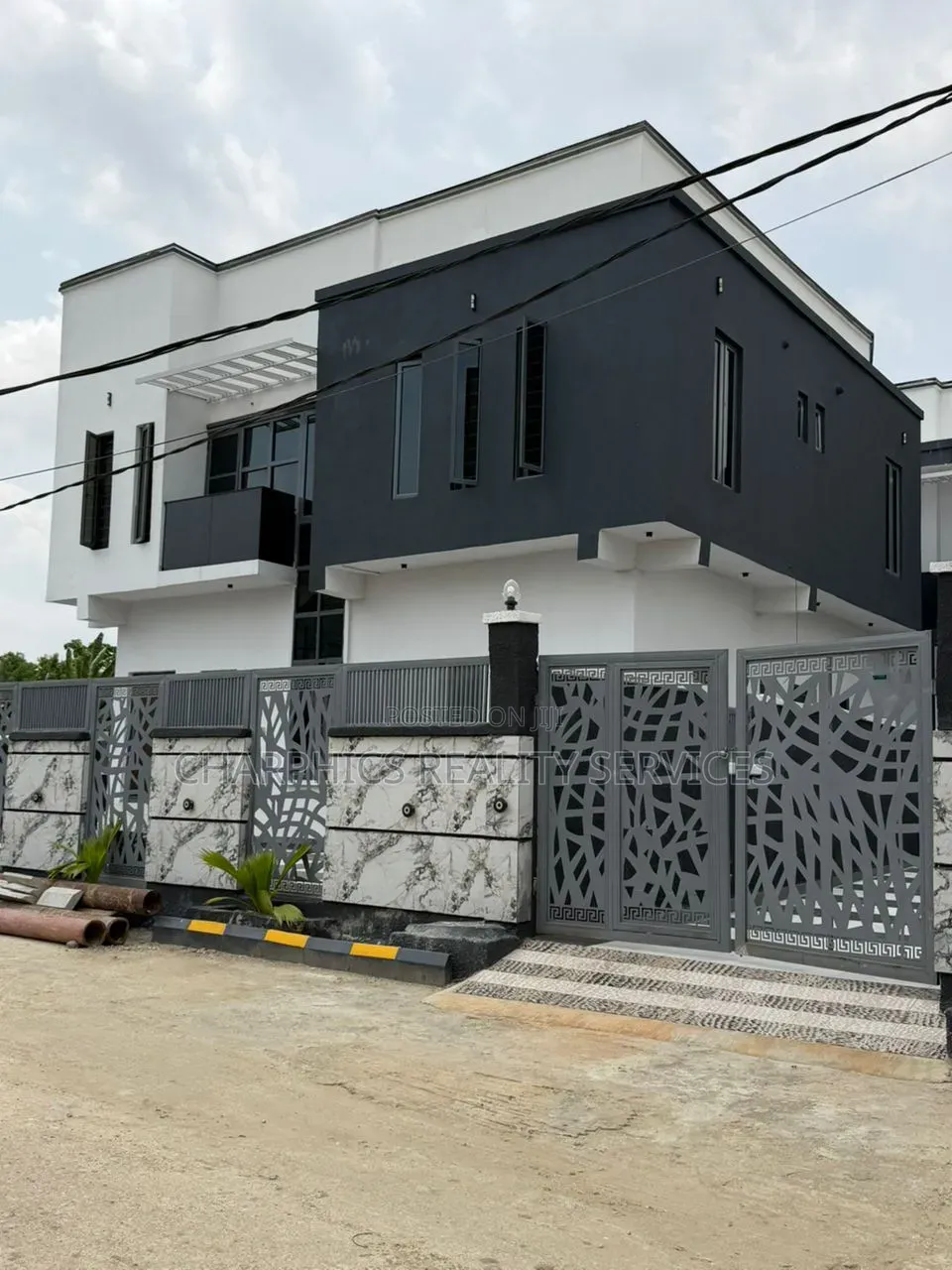 4bdrm Duplex in Mende for sale in Mende