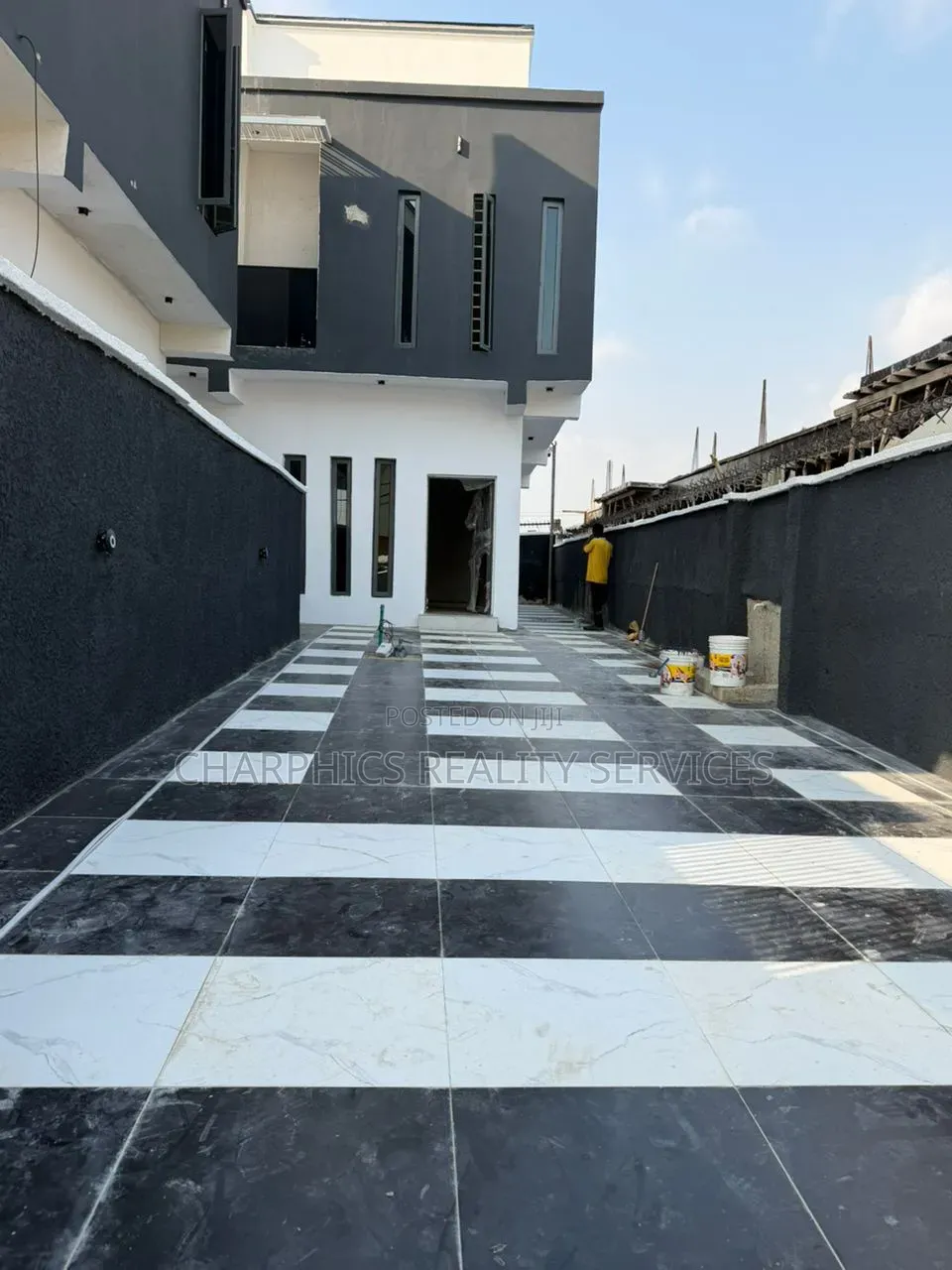 4bdrm Duplex in Mende for sale in Mende