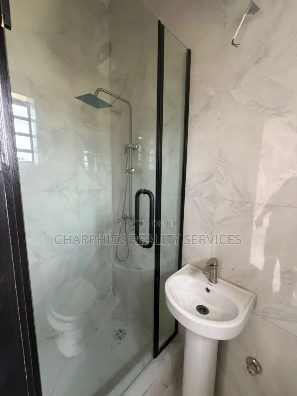 4bdrm Duplex in Mende for sale in Mende