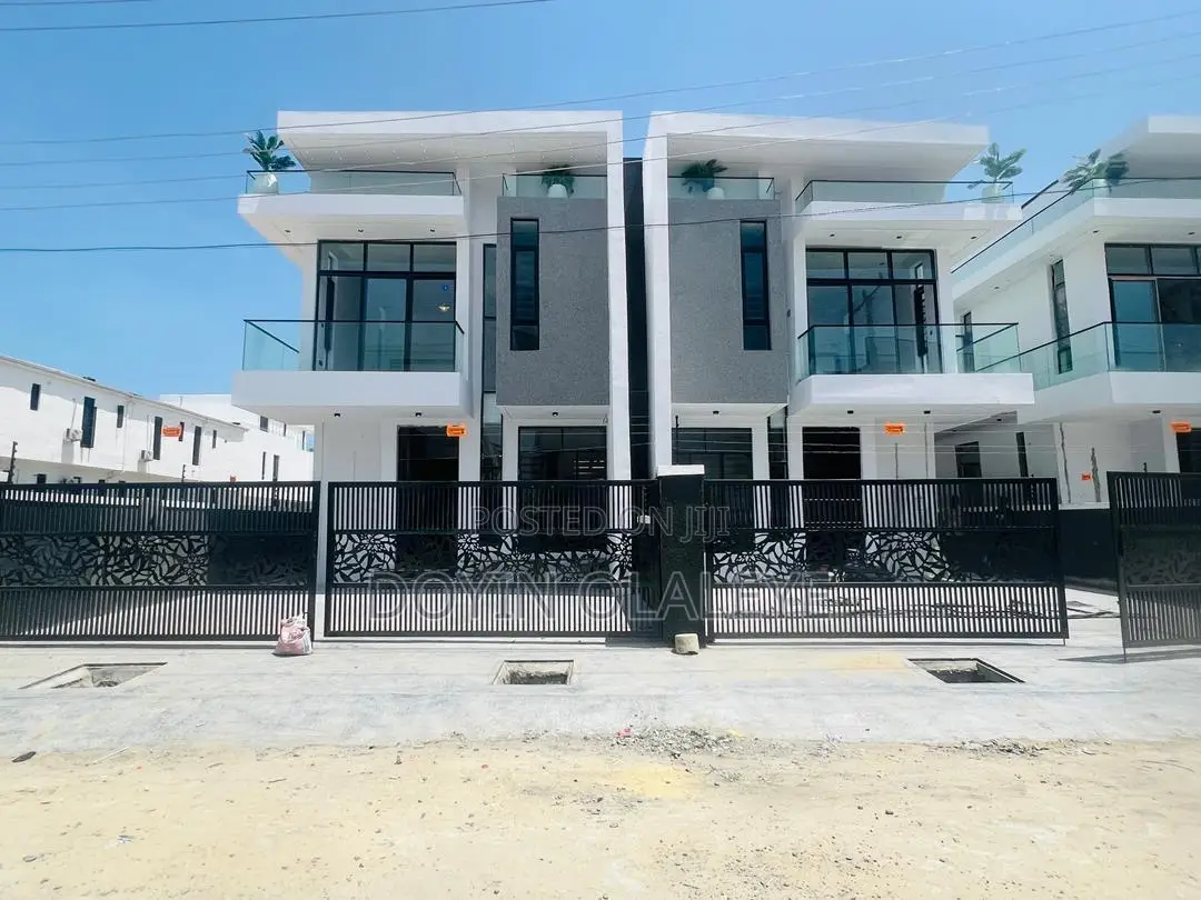 4bdrm Duplex in Ikota for rent in Ikota