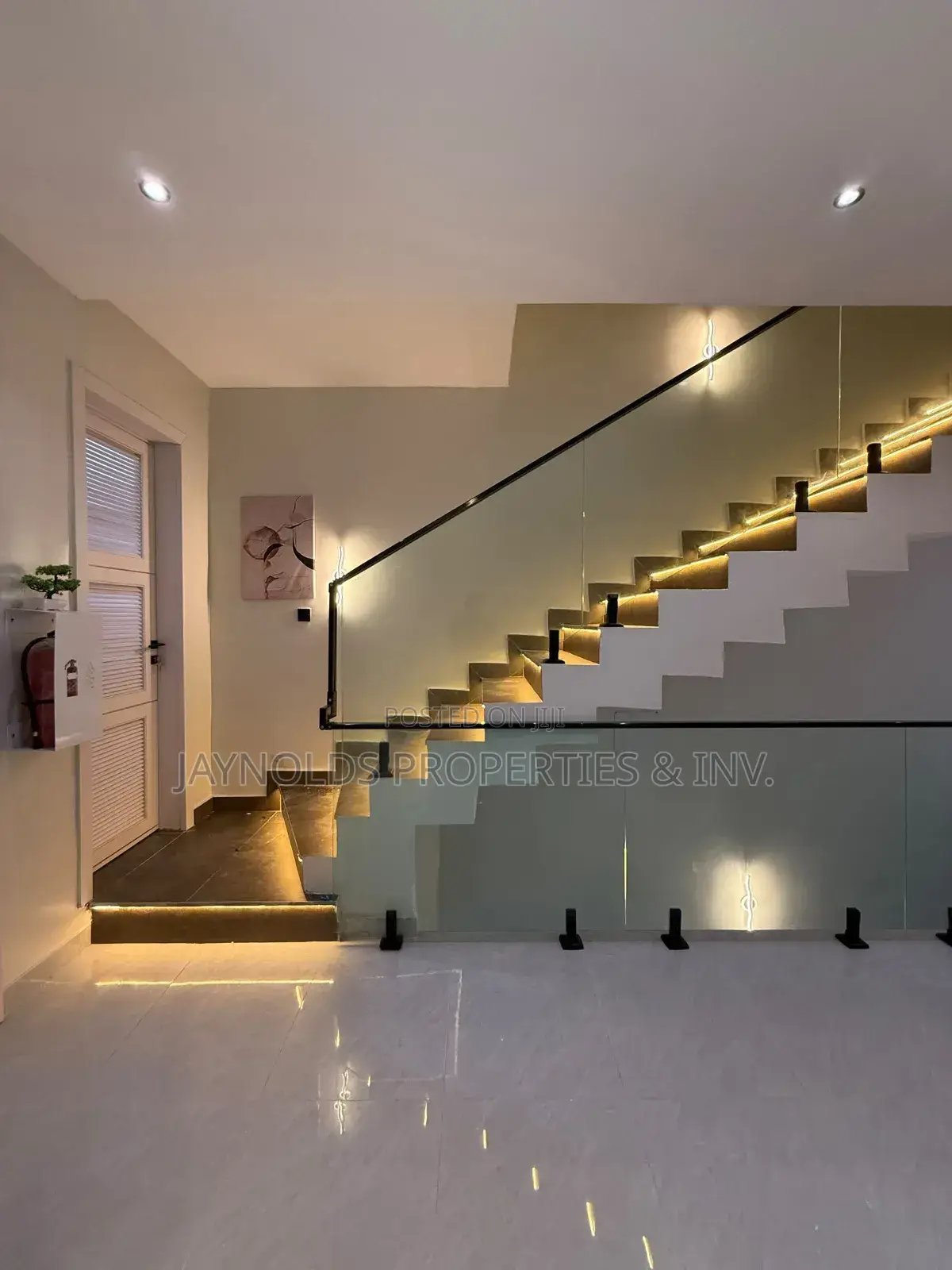 5bdrm Duplex in Lafiaji for sale in Lafiaji