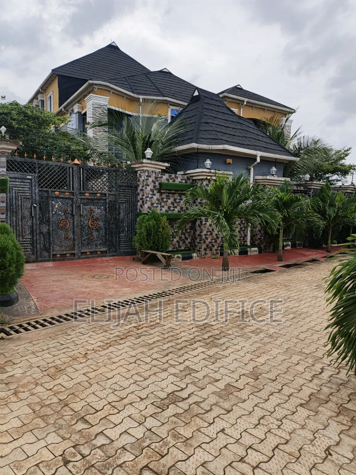 Furnished 7bdrm Duplex in Elepe, Ijede / Ikorodu for sale in Ijede / Ikorodu