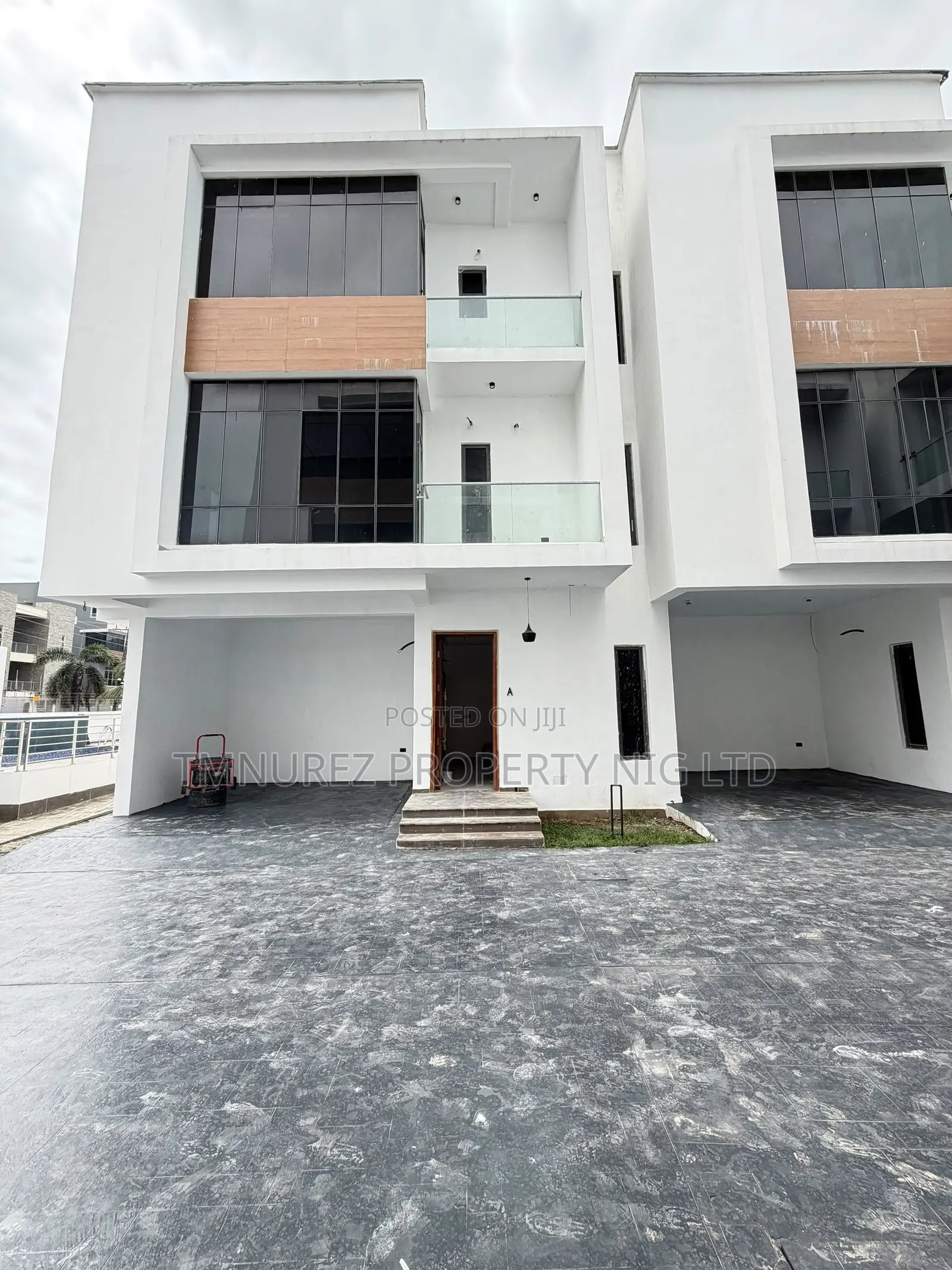 4bdrm Duplex in Lekki for sale in Lekki