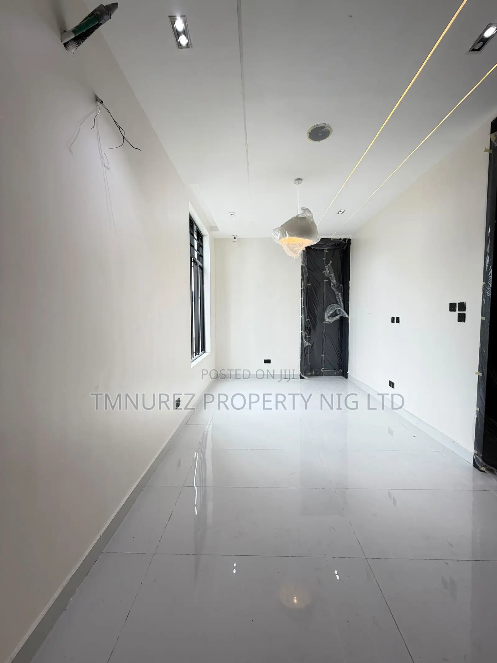 5bdrm Duplex in Chevron for sale in Chevron