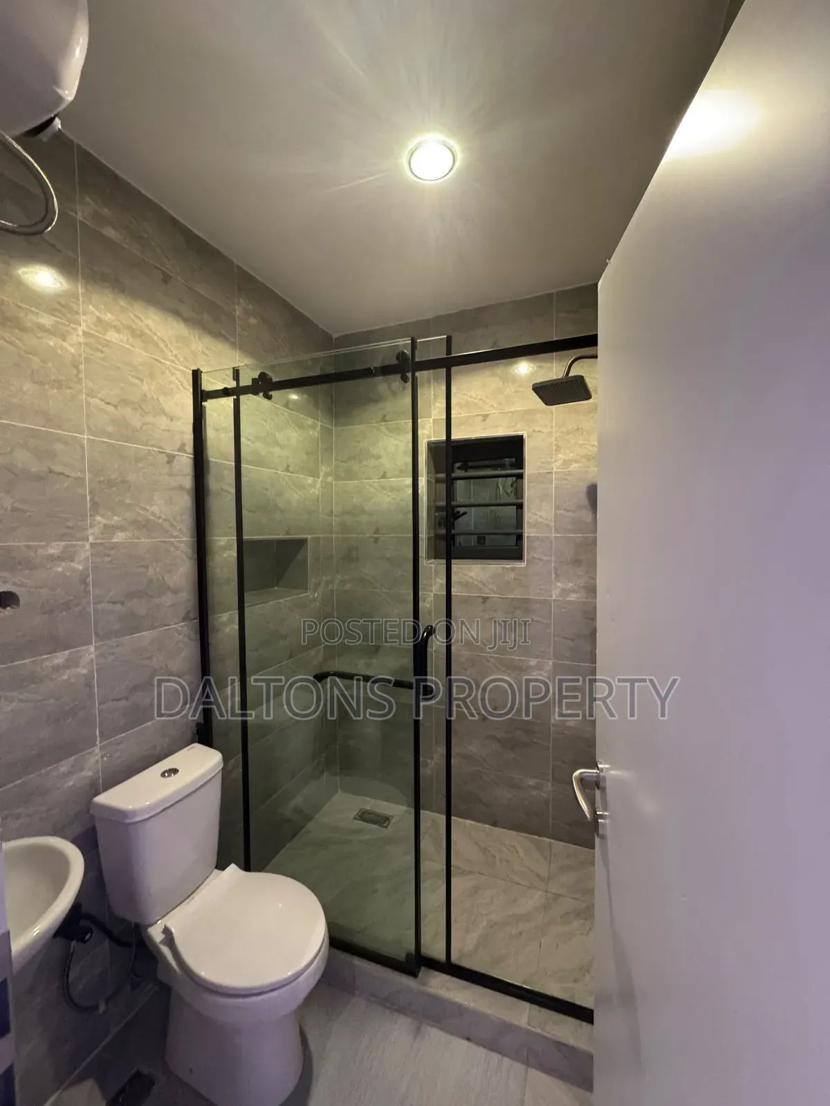 4bdrm Duplex in Bolivia, Sabon Lugbe for sale in Sabon Lugbe