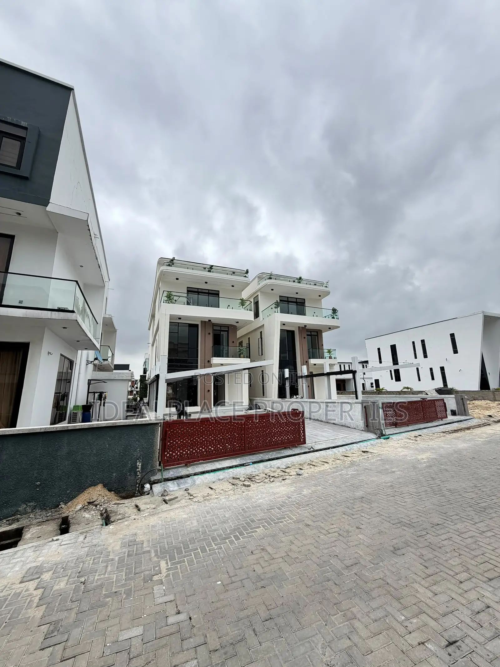 5bdrm Duplex in Lekki for sale in Lekki