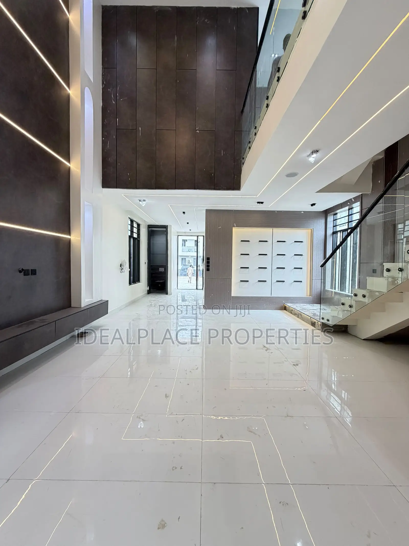 5bdrm Duplex in Lekki for sale in Lekki