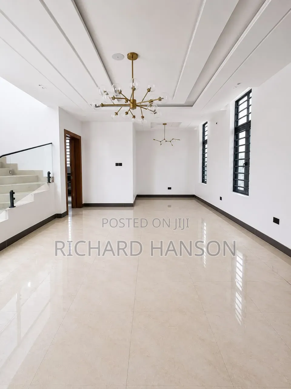 5bdrm Duplex in In Lekki for sale in Lekki Phase 1