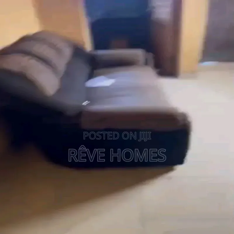 Mini Flat in Adekunle for rent in Adekunle