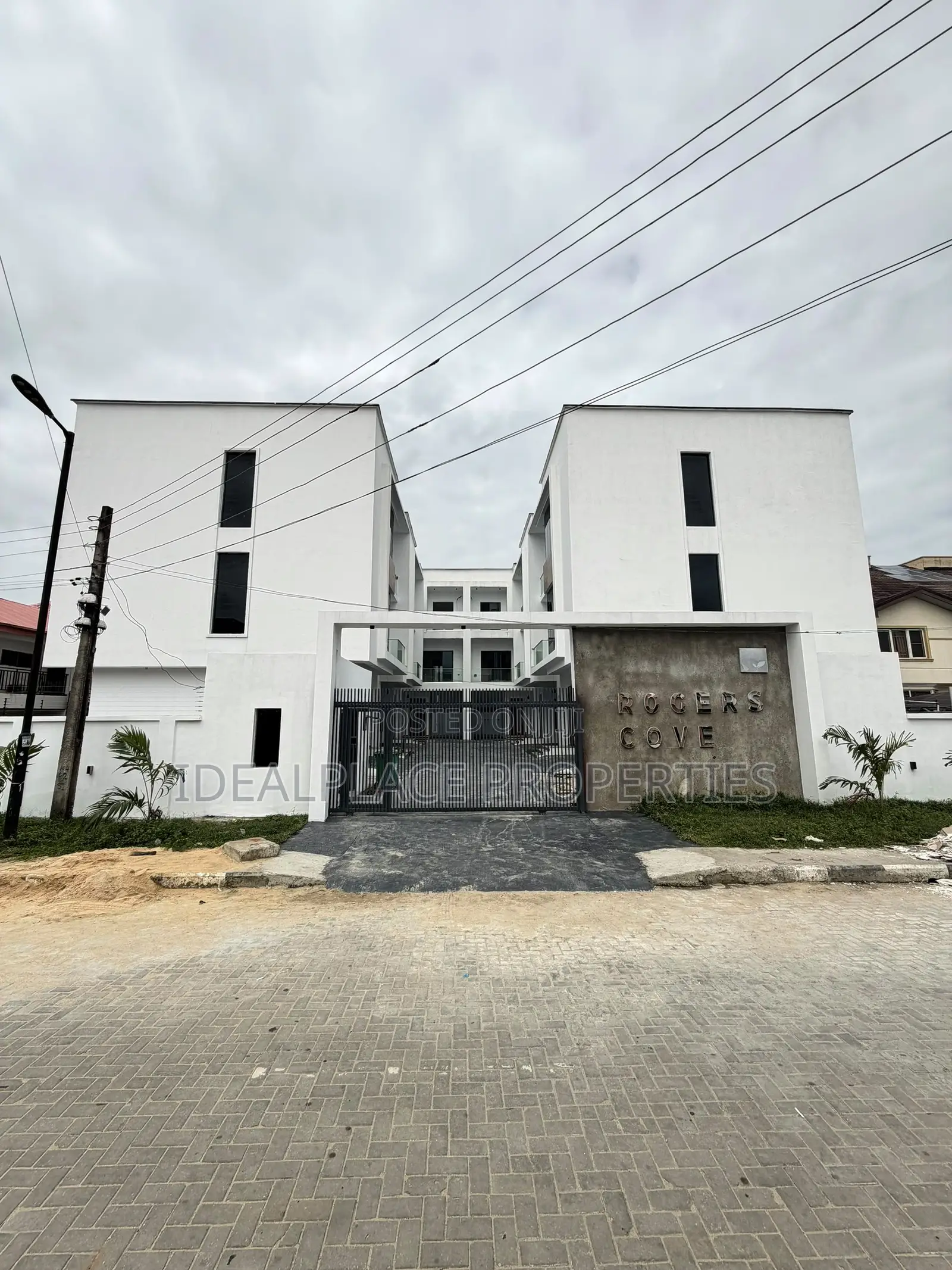 4bdrm Townhouse/Terrace in Lekki Phase 1 for sale in Lekki Phase 1