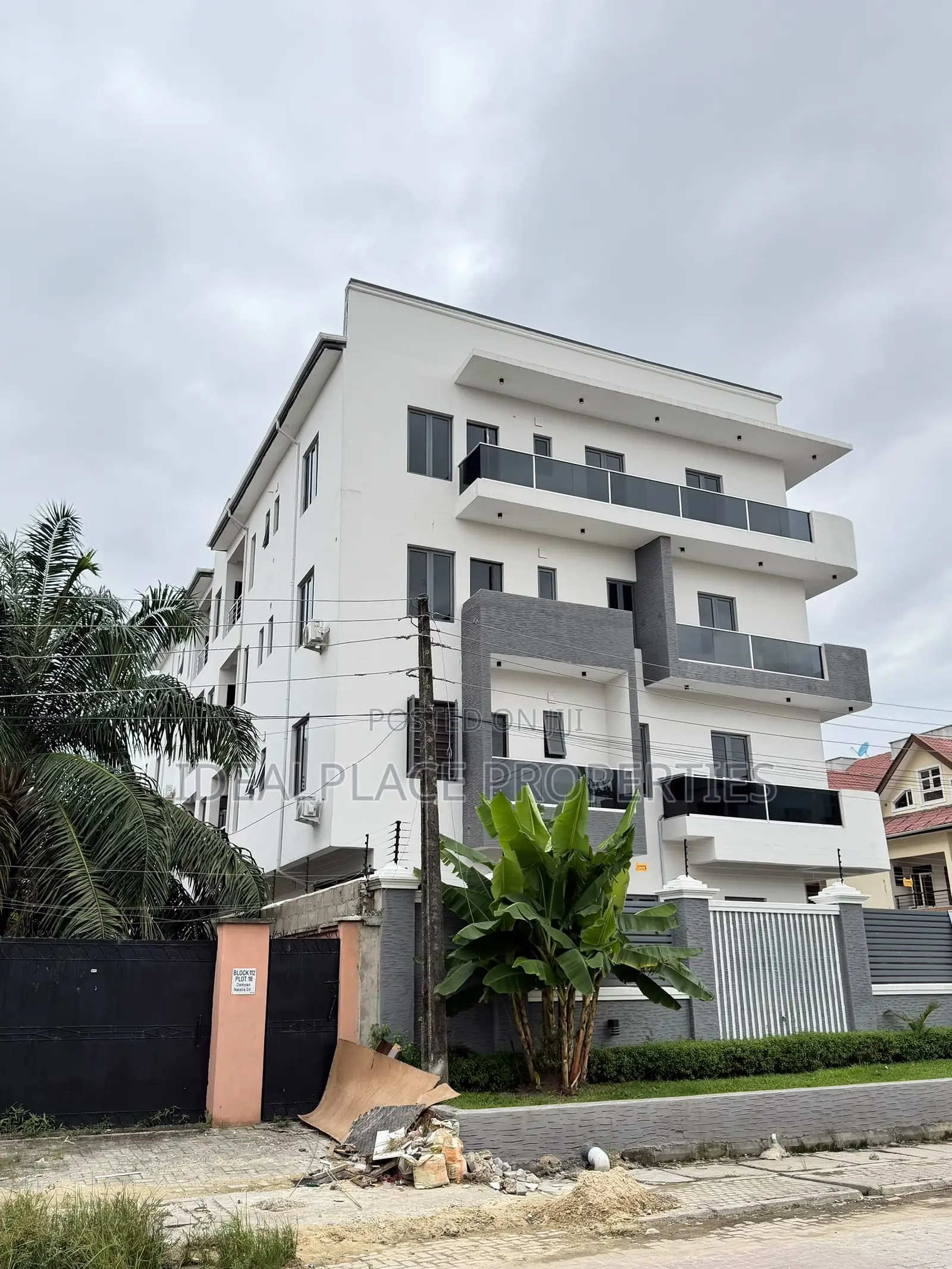 3bdrm Apartment in Lekki Phase 1 for sale in Lekki Phase 1