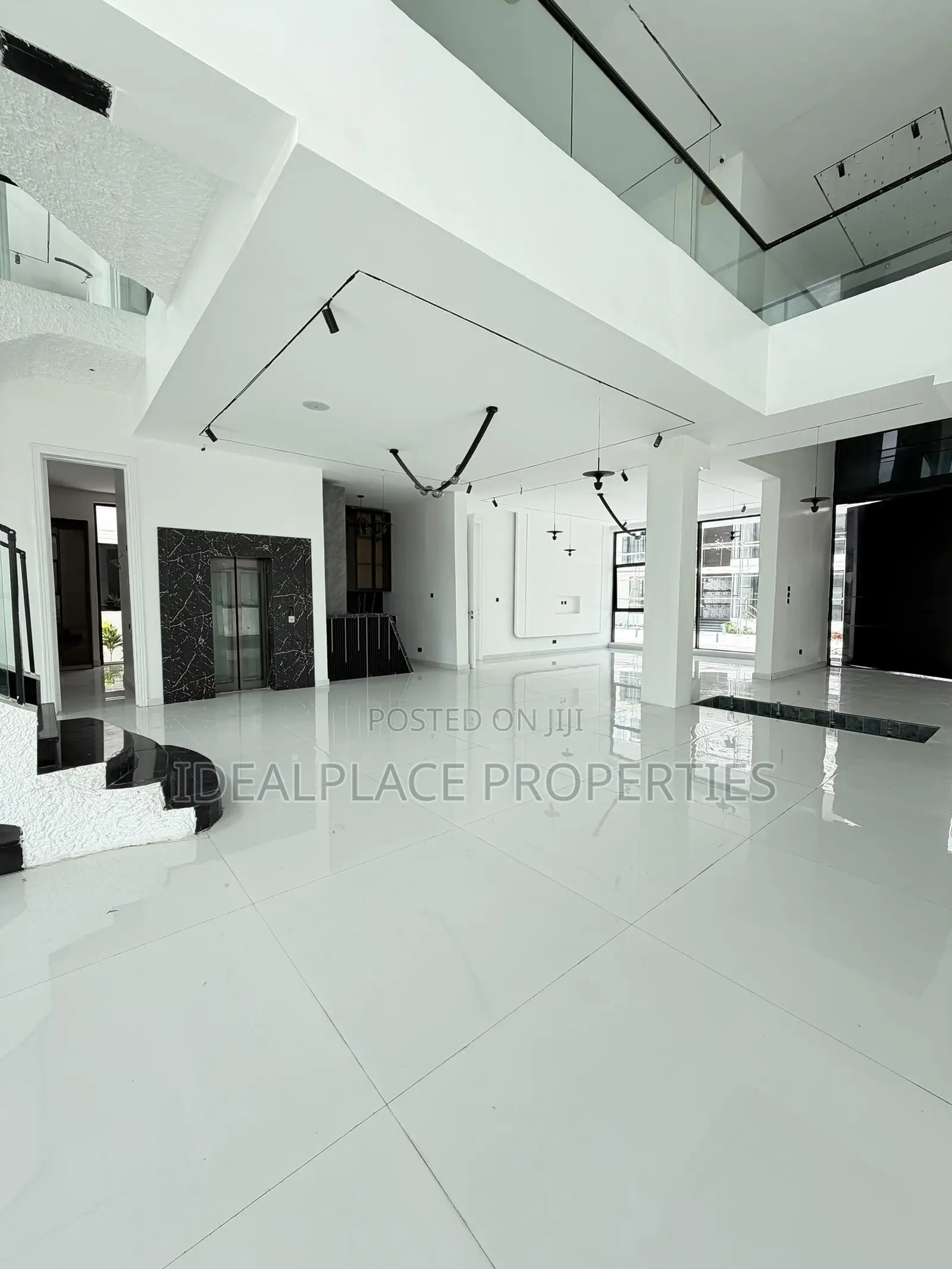 5bdrm Duplex in Osapa london for sale in Osapa london