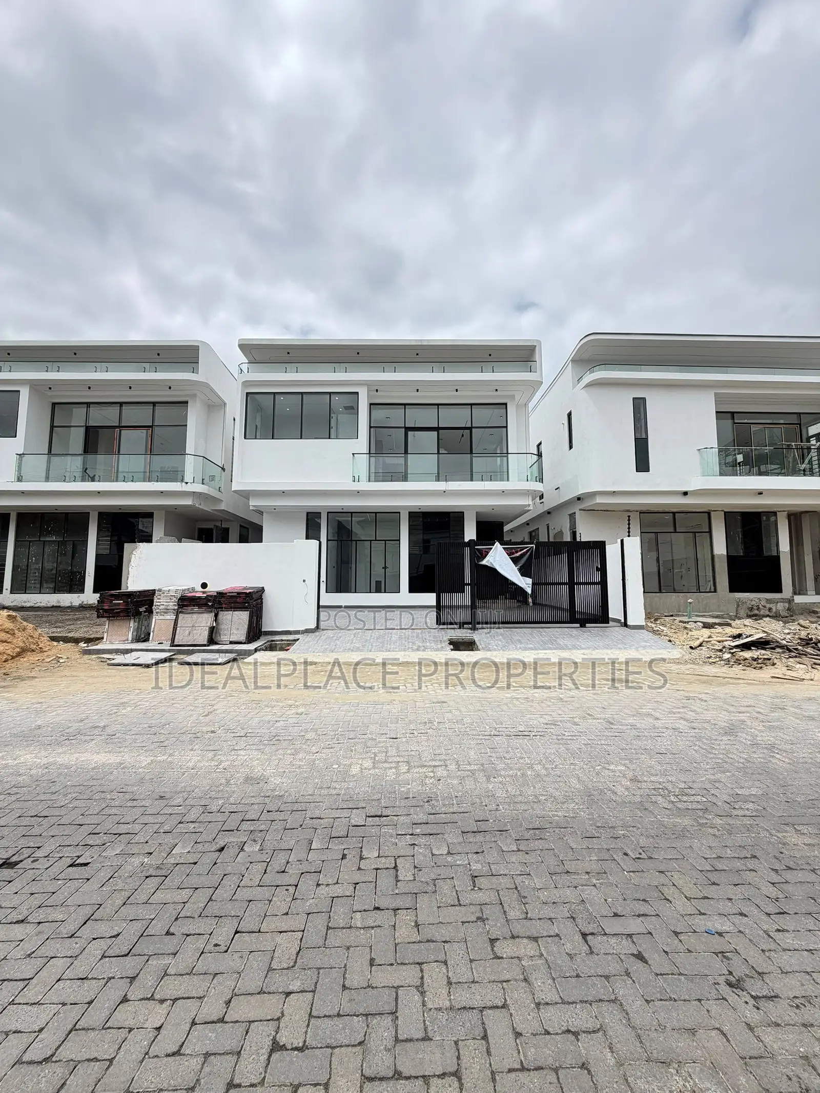 4bdrm Duplex in Lekki for sale in Lekki