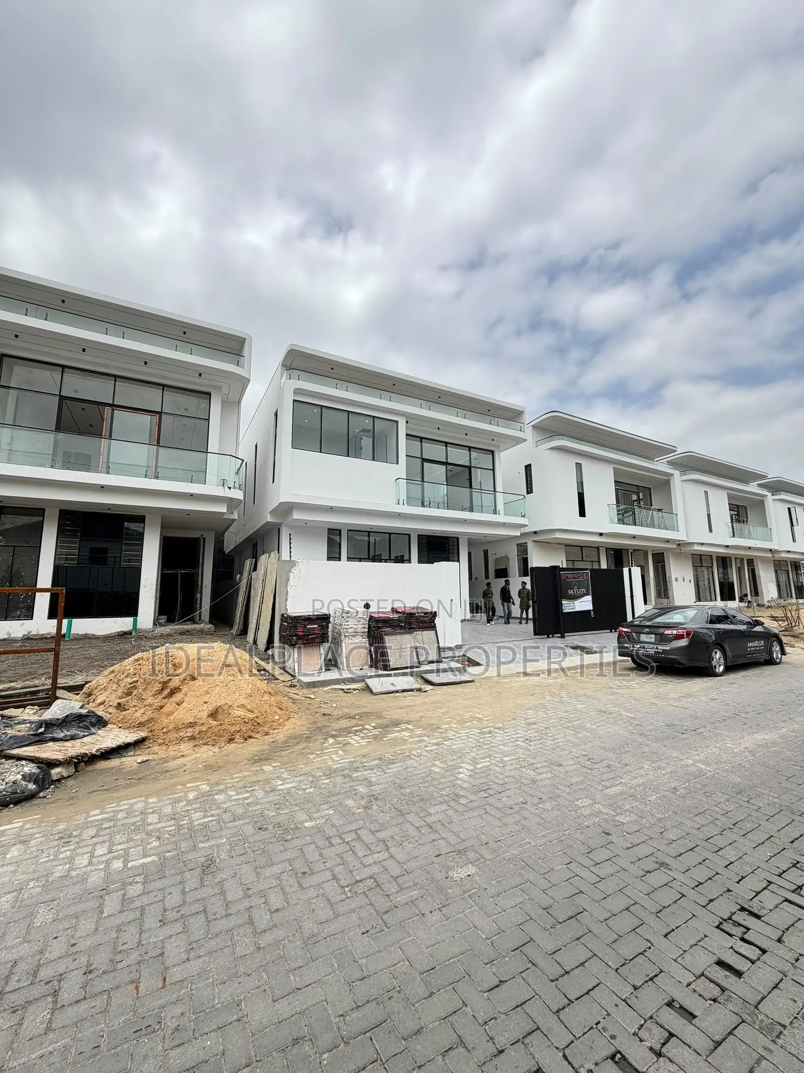 4bdrm Duplex in Lekki for sale in Lekki