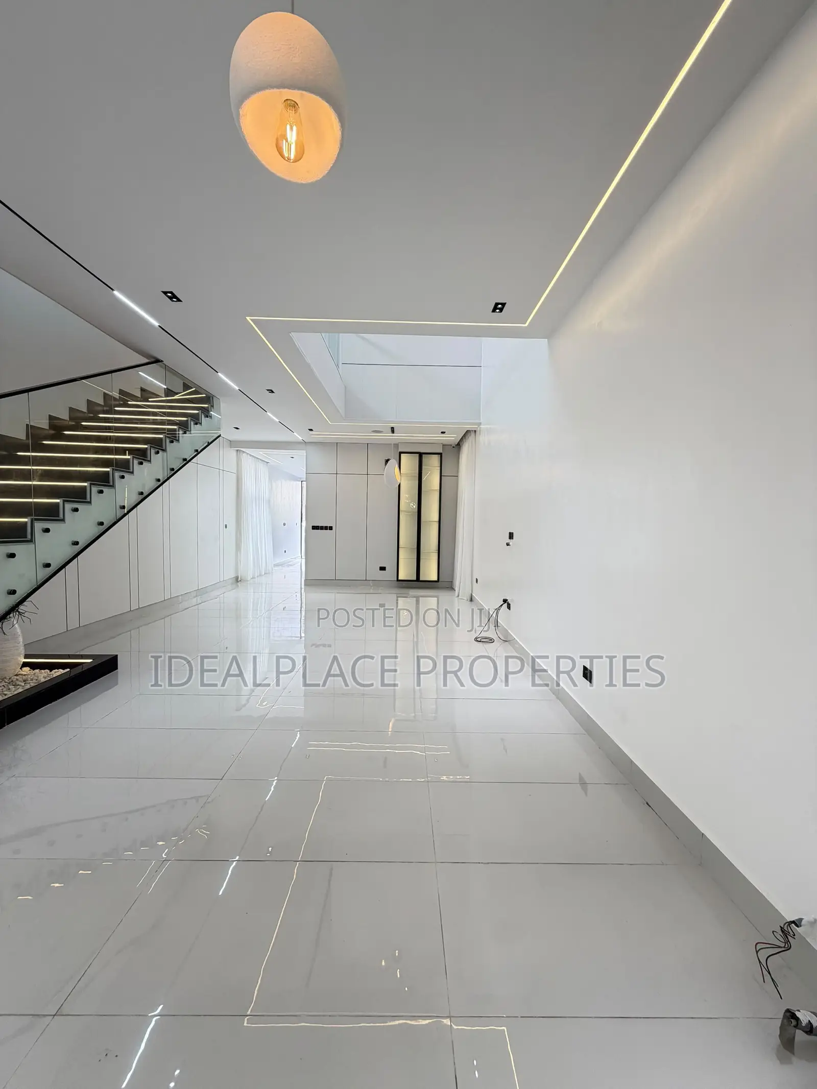 5bdrm Duplex in Lekki for sale in Lekki