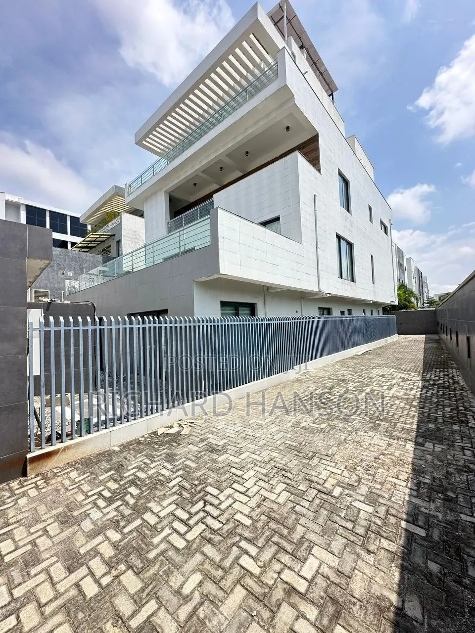 5bdrm Mansion in Banana Island for sale in Banana Island