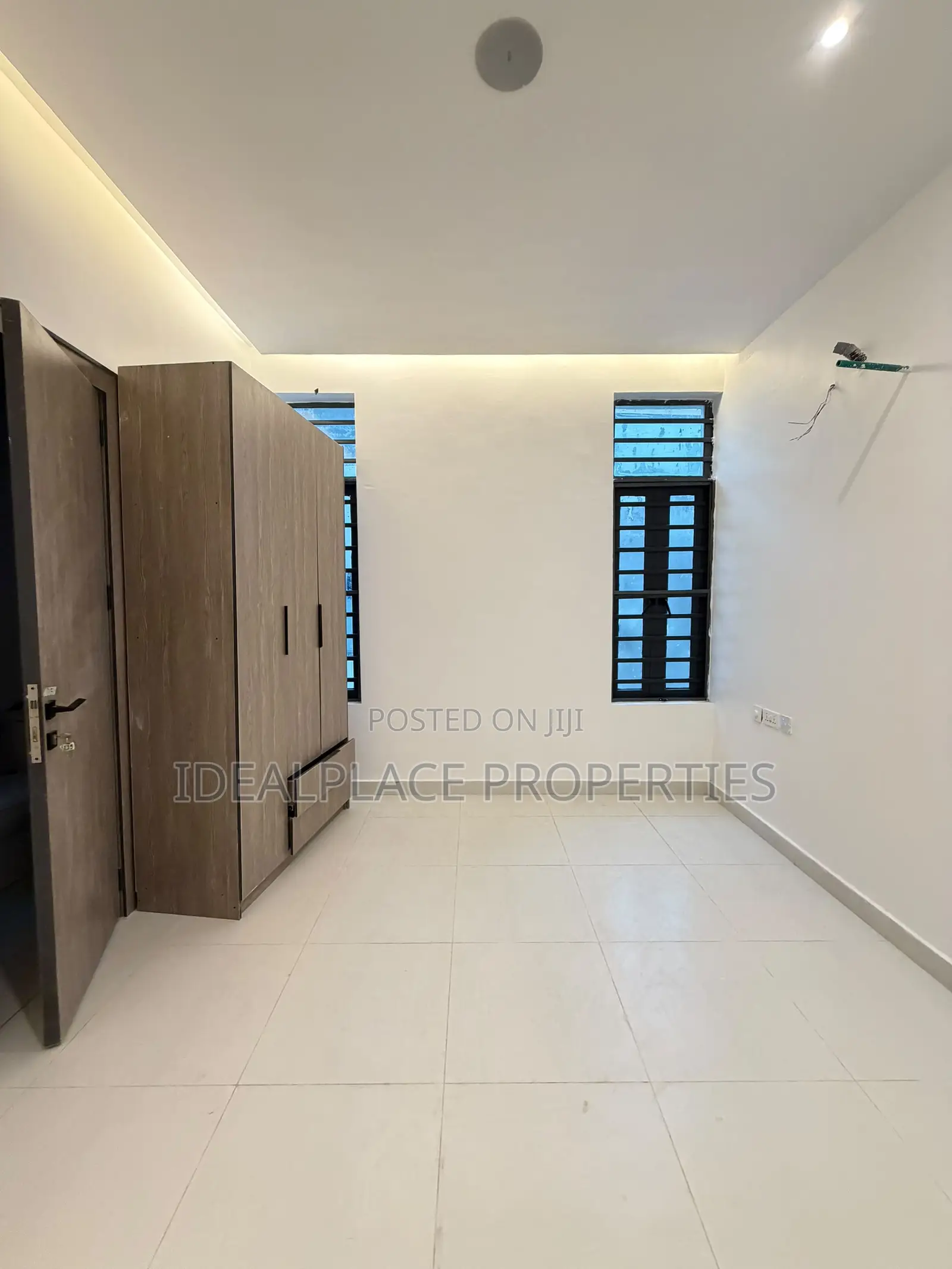 3bdrm Apartment in Osapa london for sale in Osapa london