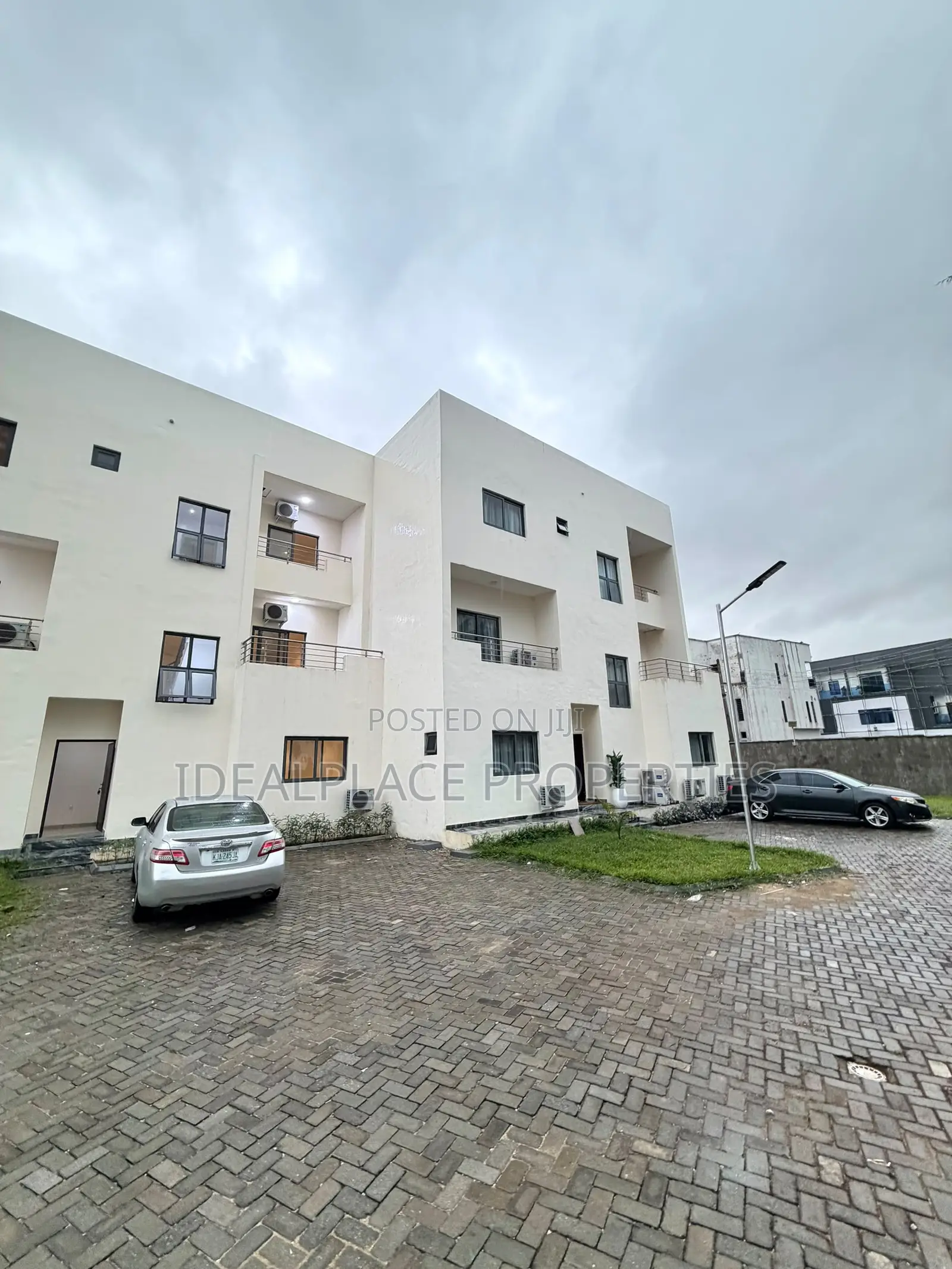 4bdrm Townhouse / Terrace in Osapa london for rent in Osapa london