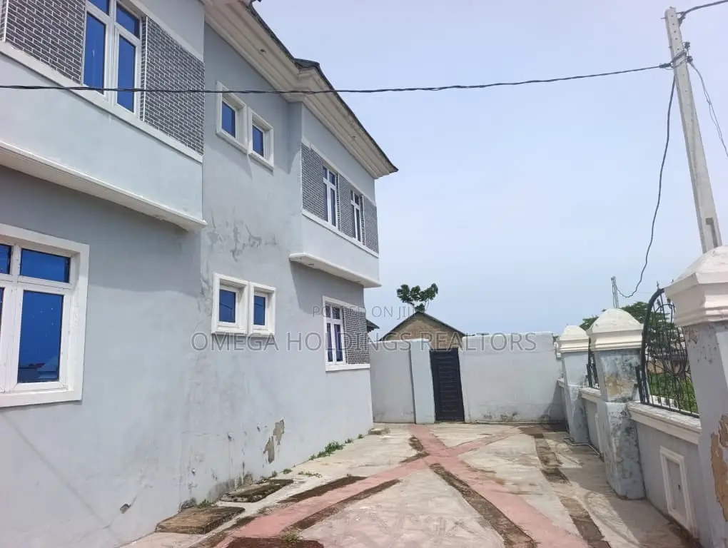 Block of Flats for Sale ( 4 Units of 3 Bedroom Flat) in Akala Express