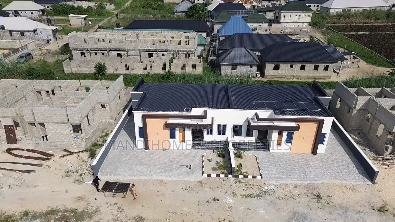 3bdrm Bungalow in Awoyaya for sale in Awoyaya