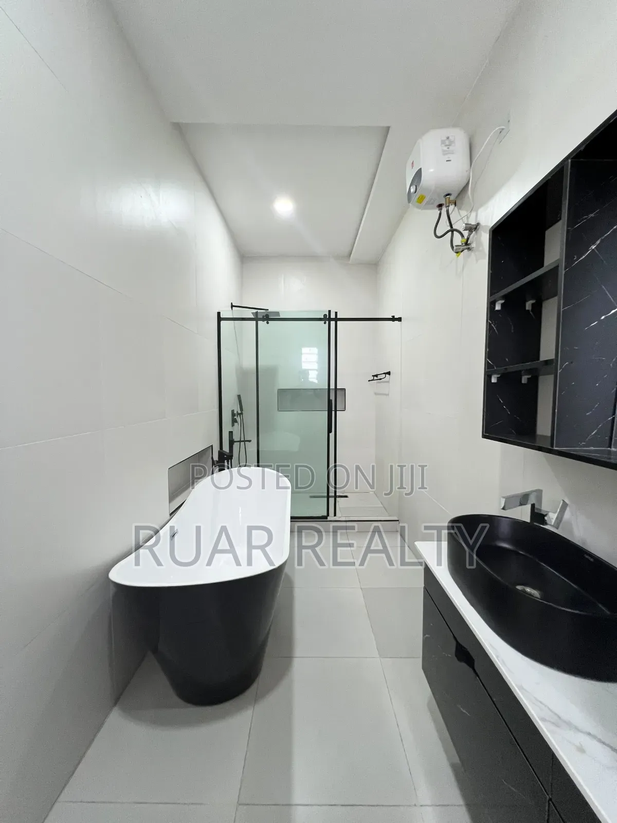 5bdrm Duplex in Ikota for sale in Ikota