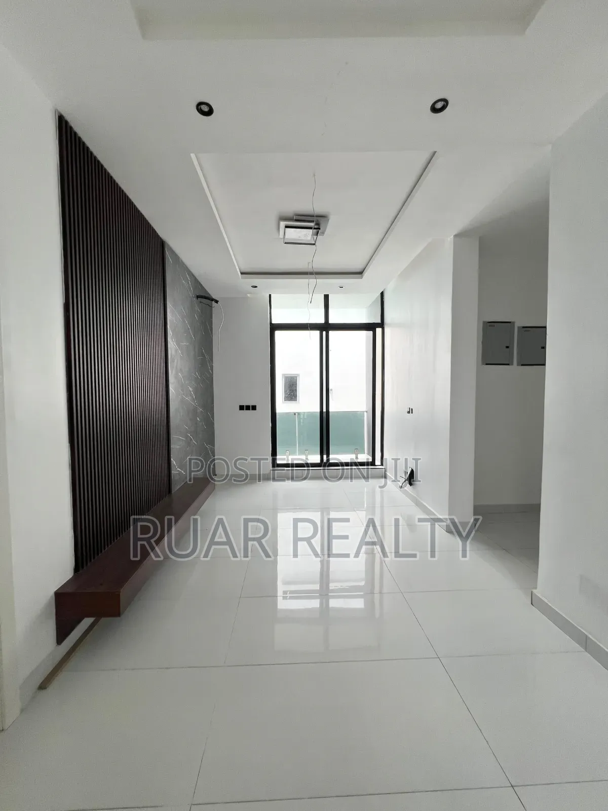 5bdrm Duplex in Ikota for sale in Ikota
