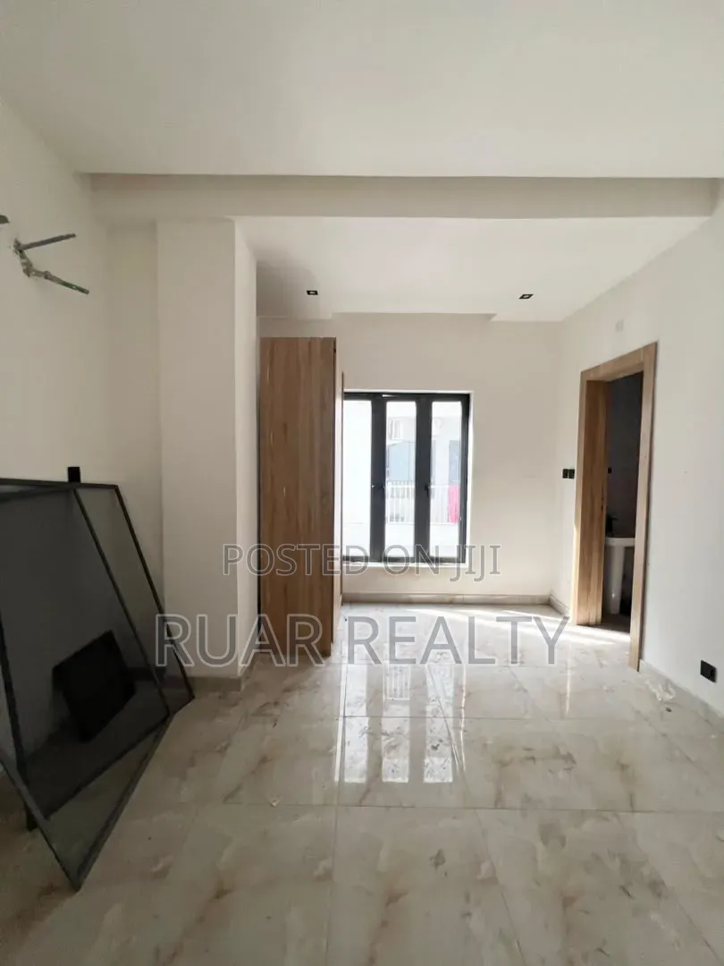 Furnished 2bdrm Apartment in Ikate-Elegushi for sale in Ikate-Elegushi