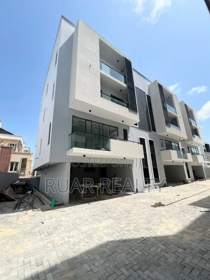 4bdrm Duplex in Lekki Phase 1 for sale in Lekki Phase 1