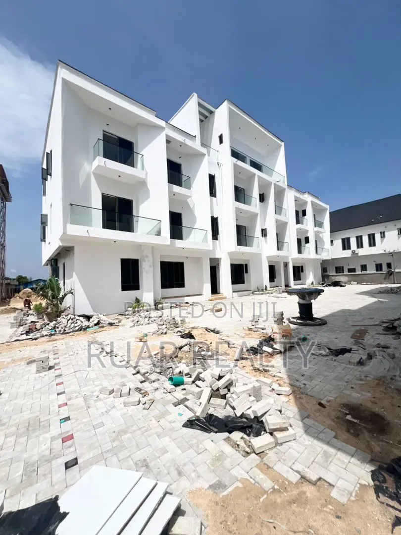 2bdrm Apartment in Lekki Expressway for sale in Lekki Expressway