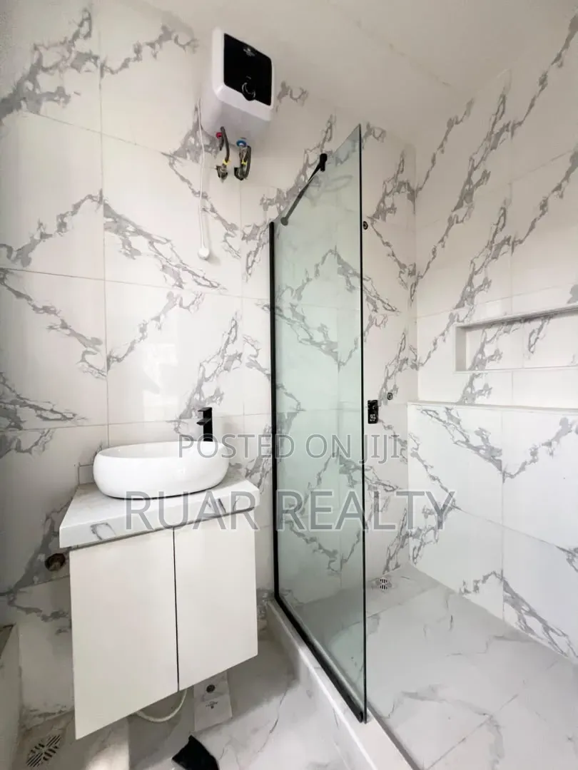 2bdrm Apartment in Lekki Expressway for sale in Lekki Expressway